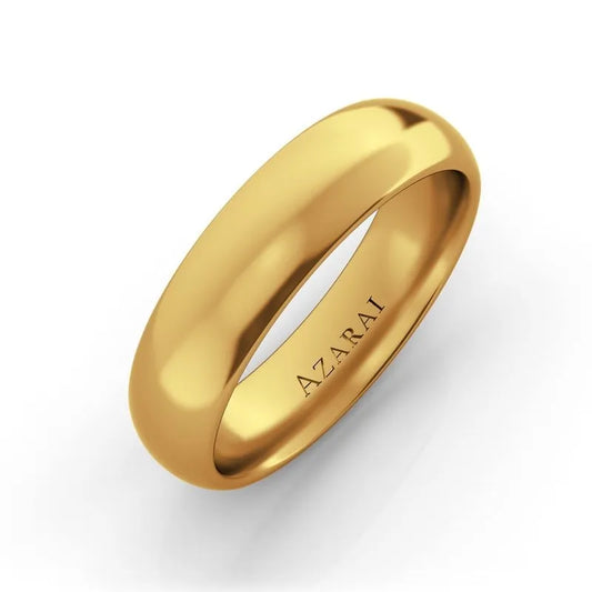 Introducing the Solis 18kt gold wedding band, featuring a sleek and glossy 5mm design. Crafted from premium 18kt gold, this elegant ring is engraved inside with the word "AZARAI.